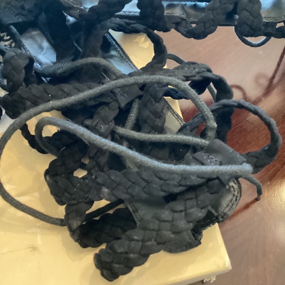 GLADIATOR LACE UP SANDAL ( Size: 10) - Picture 12 of 15